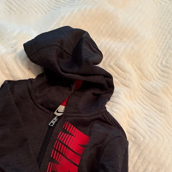 Nike Black and Red Kids Zip Hoodie & Joggers Set 2T - Picture 3 of 4